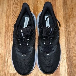 Brand New Men’s Hoka One One Arahi 5 Size 8